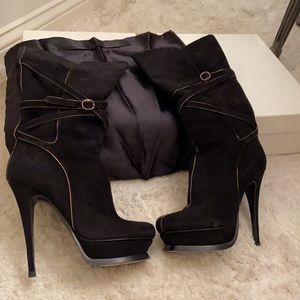 100% Authentic YVES SAINT LAURENT platform heel boots